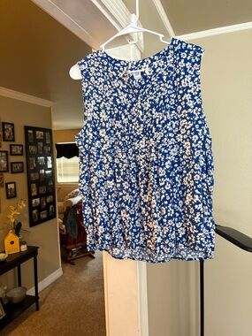 GAP Navy Floral Sleeveless Camisole with White & Pink Flowers